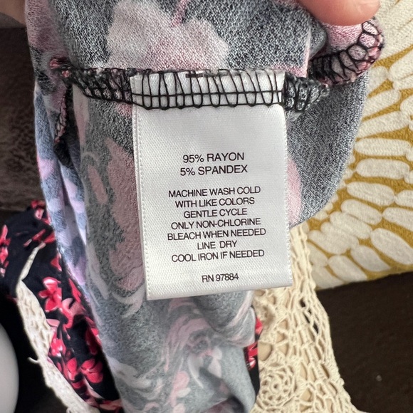 Rebecca Malone Black and Pink Floral Blouse - Picture 7 of 7